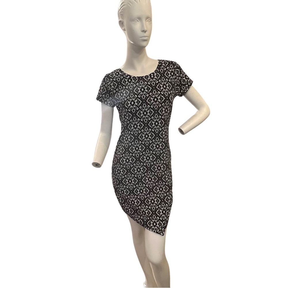 Pink Rose Black White Dress Short Sleeve Medium
